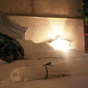 Hostel Bed & Art