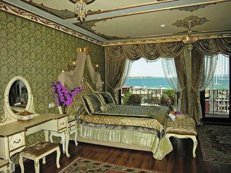 Romantic Hotel Istanbul 3*,