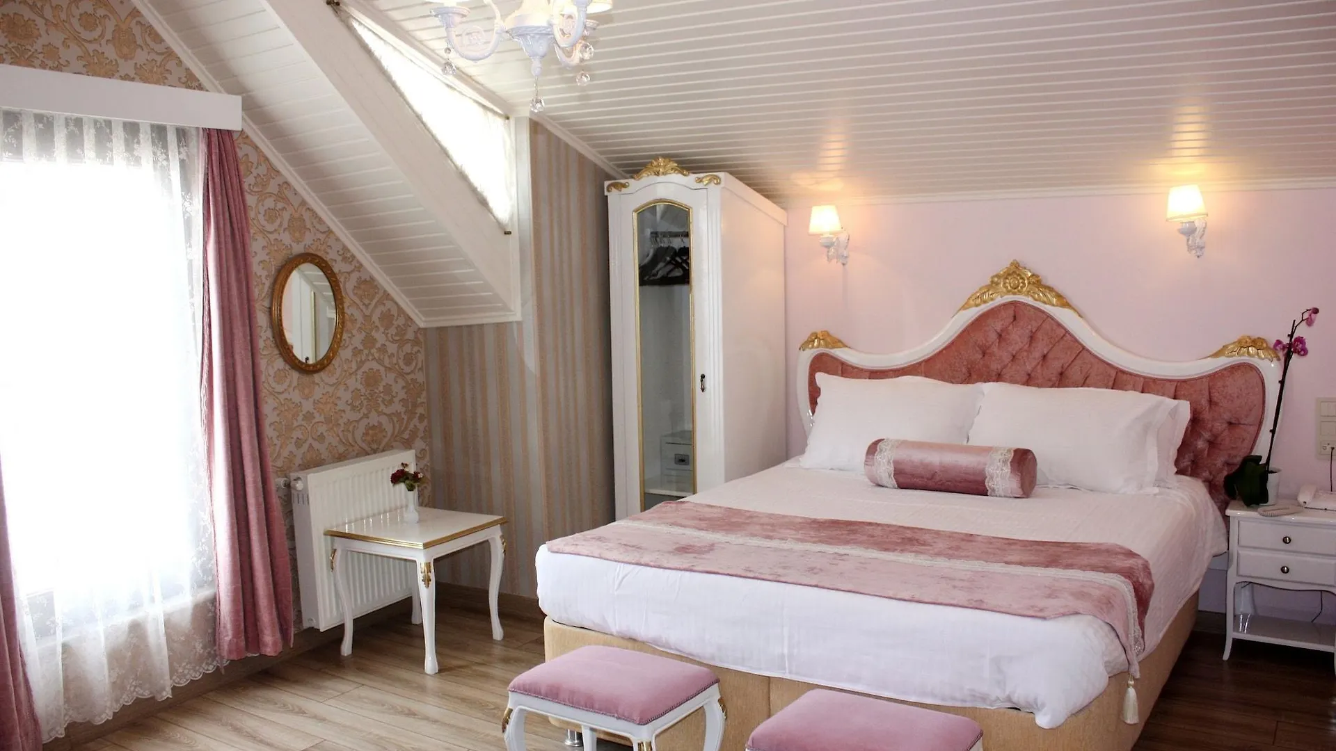 ***  Romantic Hotel Istanbul Turkey