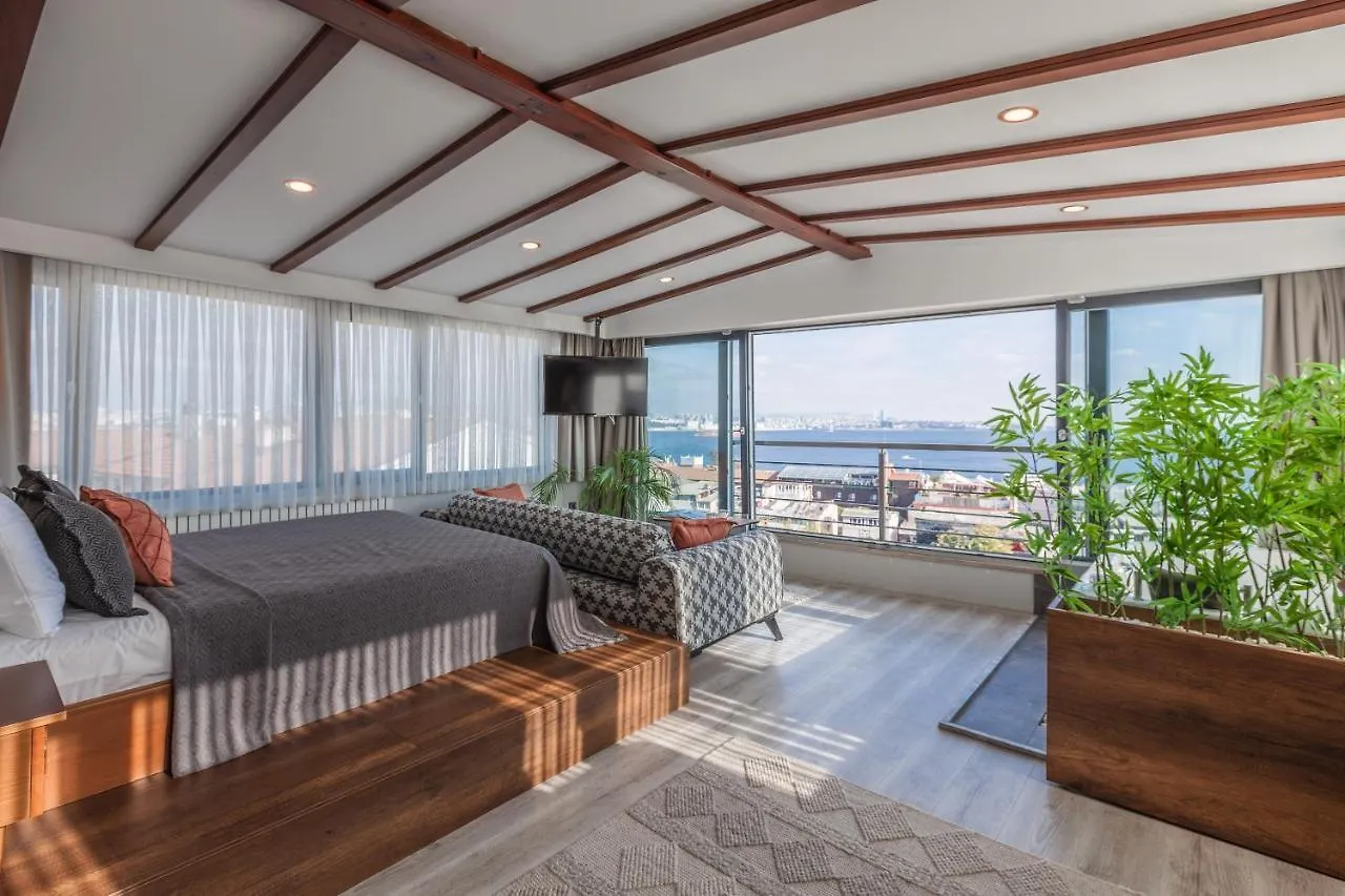 ***  Romantic Hotel Istanbul Turkey